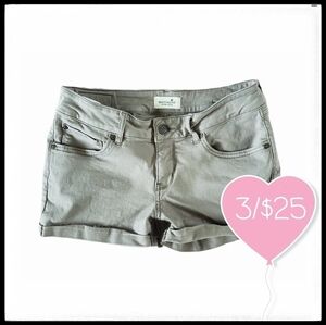 ⭐3/$25⭐ Bootlegger Jean Shorts